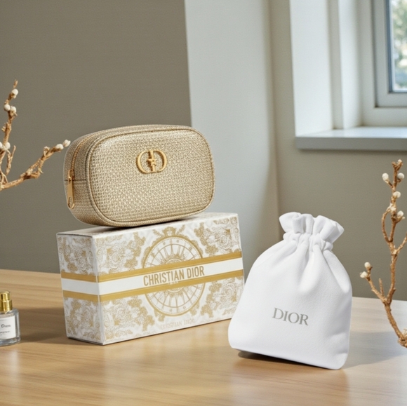 Dior Handbags - Dior Dust Bag And Vanity Case